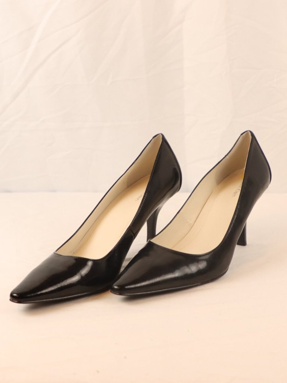 Calvin Klein Size 9 Black Pump Heels NEVER WORN